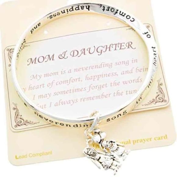 𝅺MOTHER'S Day charm bracelet - Picture 1 of 2